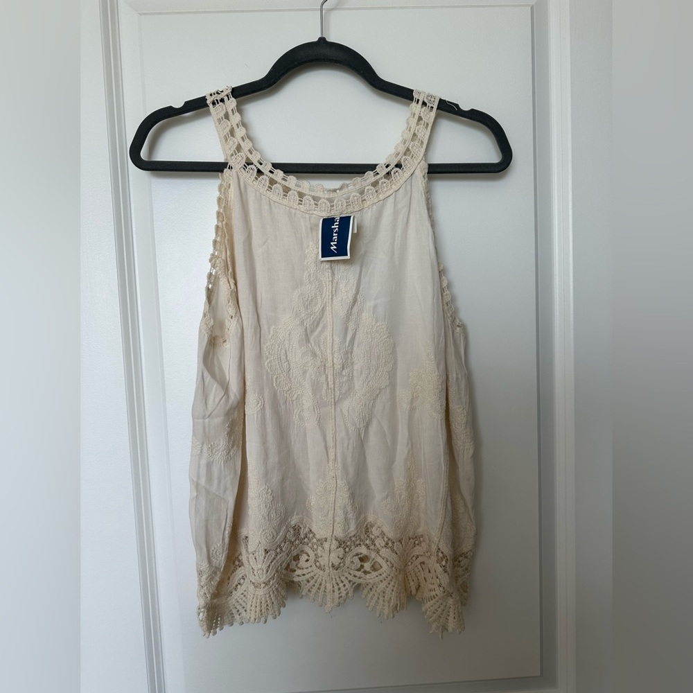 Ultra Pink Embroidered Lace Trim Tank Cream
Size L